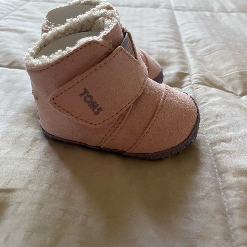 Toms baby girl boots